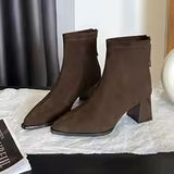 Marcelina | Botins de Cano Curto em Camurça