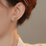 Boucles d'oreilles clous papillon élégantes en zircon