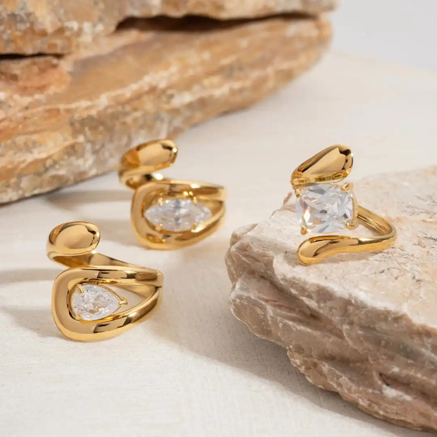 Anel Gota de Zircónia Dourado