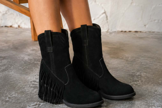 Laurinda | Botas Pretas com Franjas