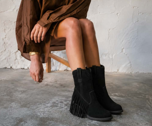 Laurinda | Botas Pretas com Franjas
