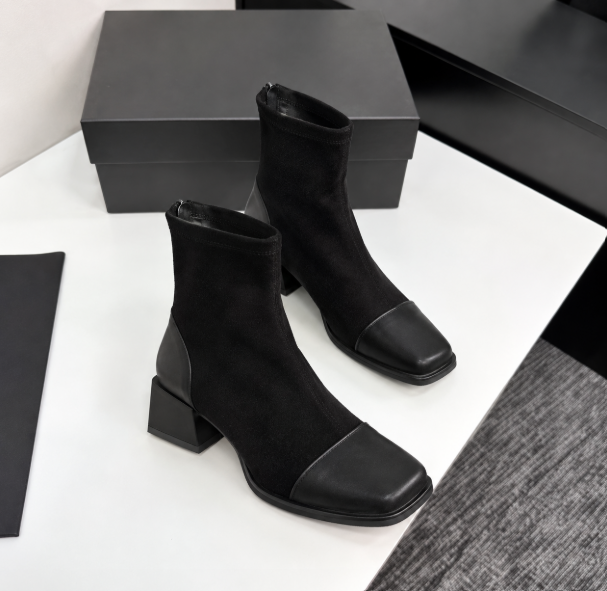 Mercês | Botins Pretos em Camurça