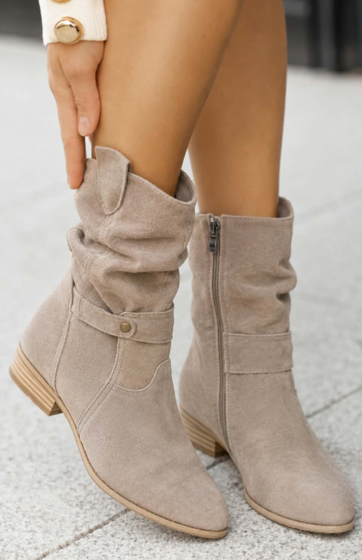 Amália | Botins Flexíveis em Camurça