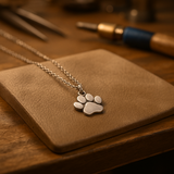Élégant collier patte argenté – Acier inoxydable