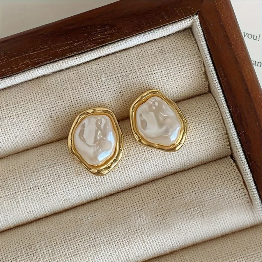 Brincos Pequenos com Pérola Irregular