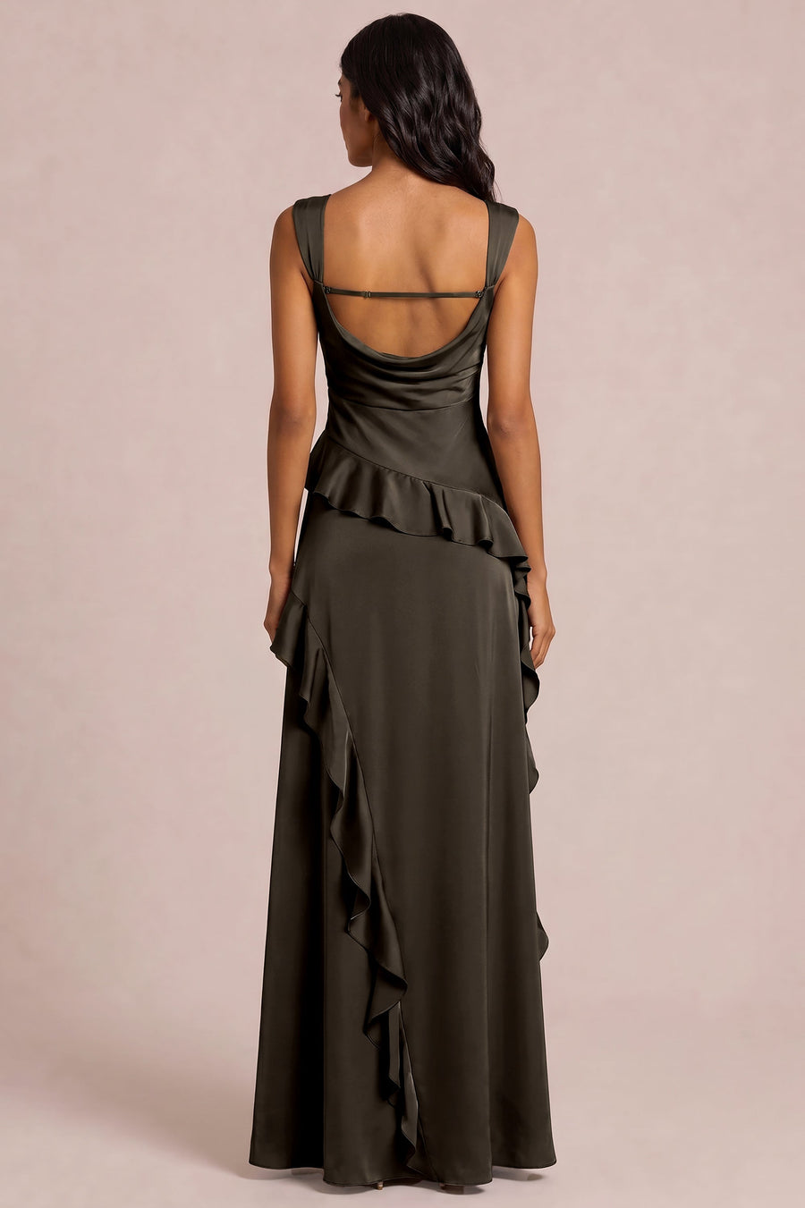 Amália Verde Escuro | Vestido de dama de honor evasê em cetim mate com folhos