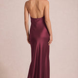 Alexandra Cabernet | Vestido comprido em cetim brilhante com decote halter