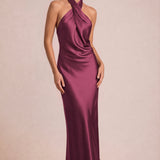 Alexandra Amora | Vestido comprido em cetim brilhante com decote halter
