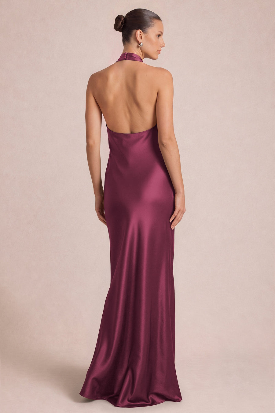 Alexandra Amora | Vestido comprido em cetim brilhante com decote halter