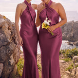Alexandra Amora | Vestido comprido em cetim brilhante com decote halter