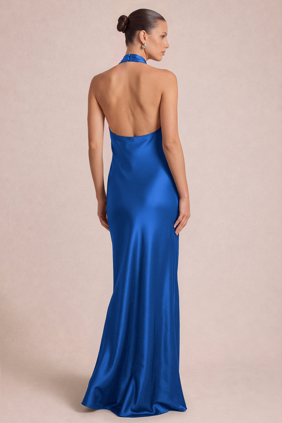 Alexandra Azul Rei | Vestido comprido em cetim brilhante com decote halter