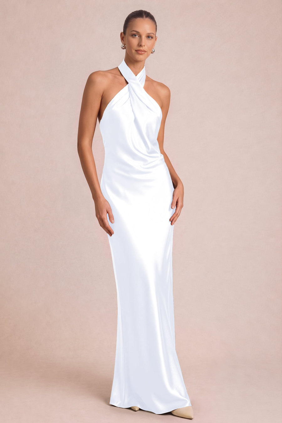 Alexandra Branco | Vestido comprido em cetim brilhante com decote halter