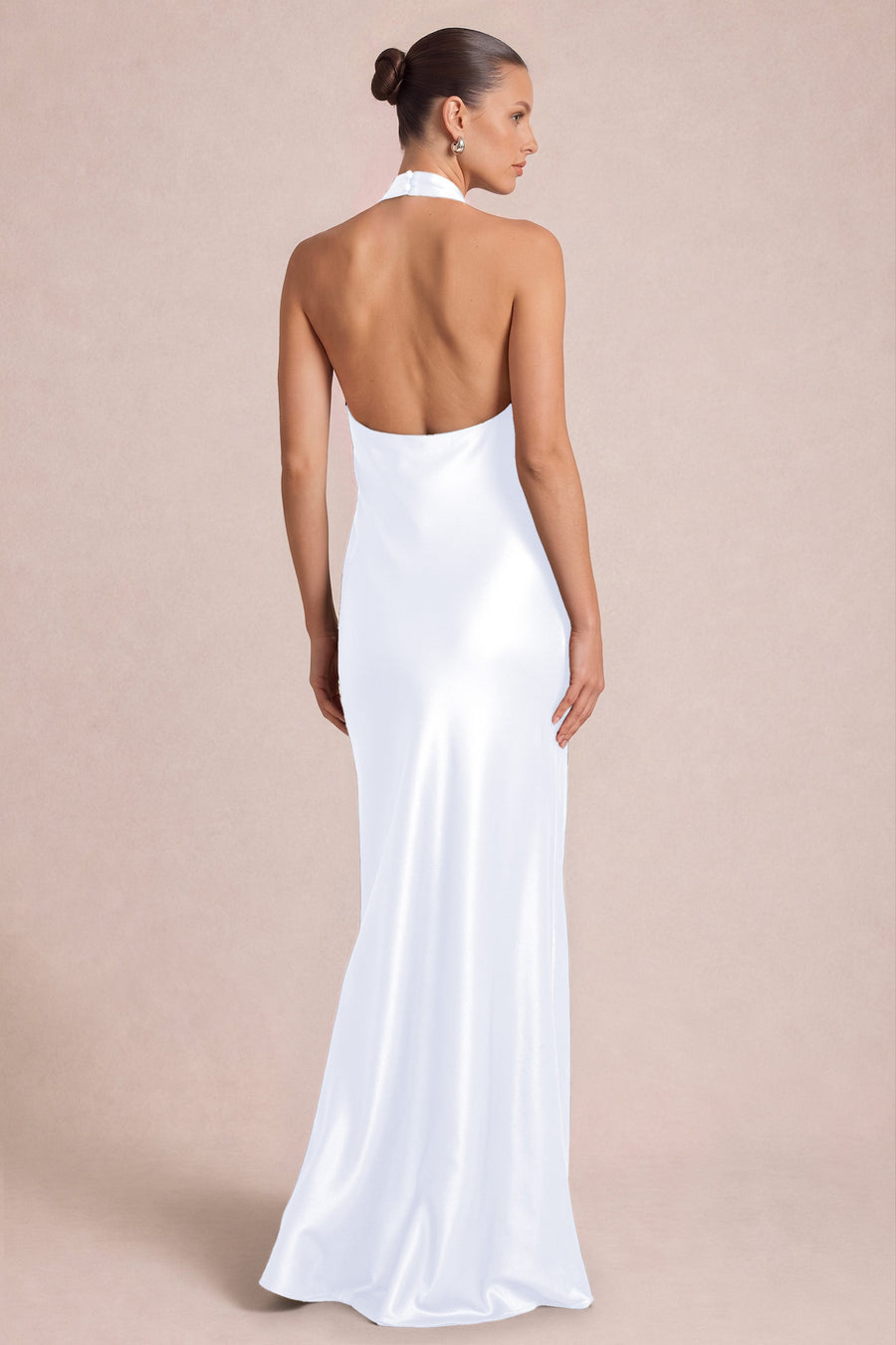 Alexandra Branco | Vestido comprido em cetim brilhante com decote halter
