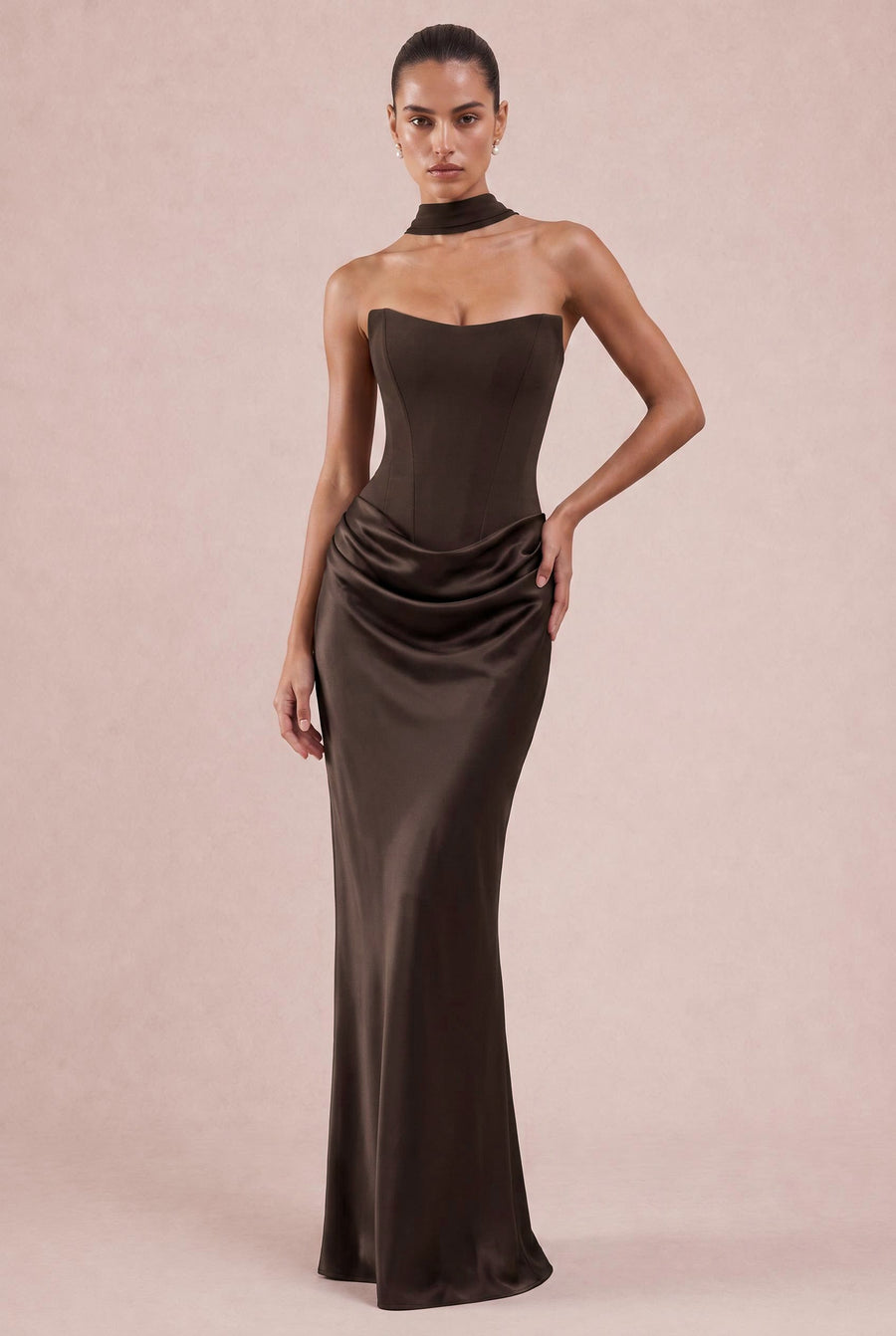 Ana | Vestido de dama de honor tubinho em cetim mate com detalhe drapeado
