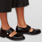 Sapatos Mary Jane com Fivela Ajustável