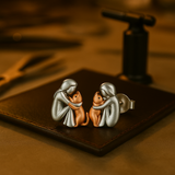 Boucles d'oreilles étreintes de chat bicolores argent et or