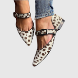 Sapatos Mary Jane com Tachas