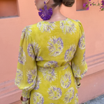 Costas - vestido amarelo