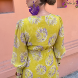Costas - vestido amarelo