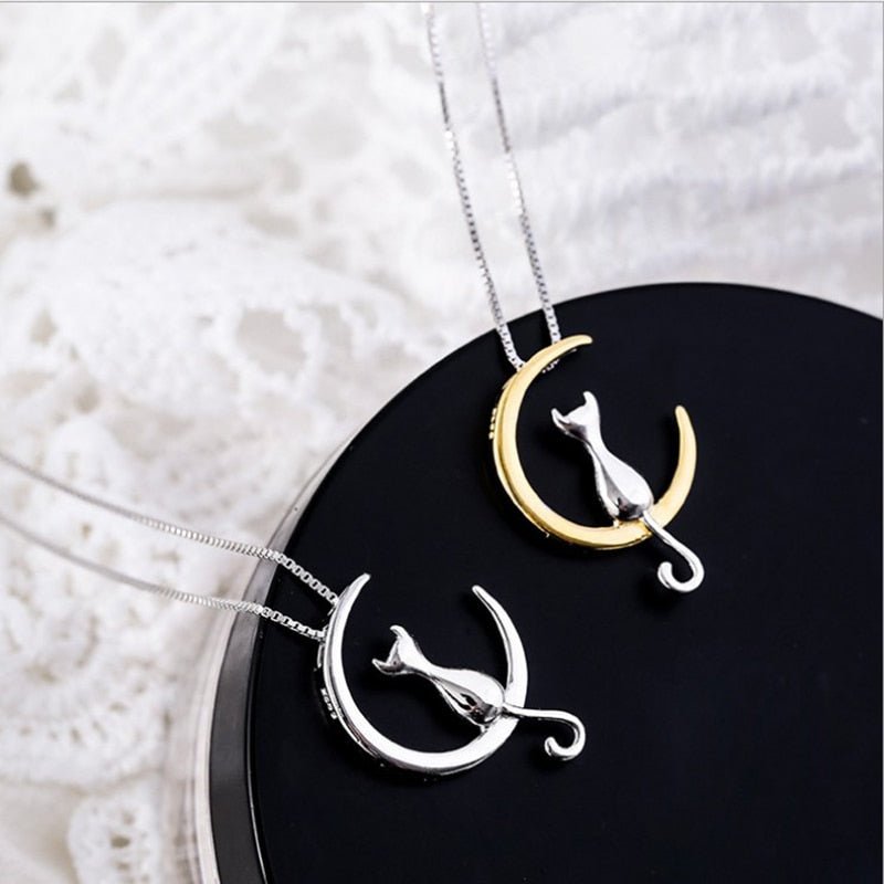 Collier élégant chat et croissant de lune