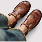 Sapatos Mary Jane com Tira em T