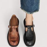 Sapatos Mary Jane com Tira em T