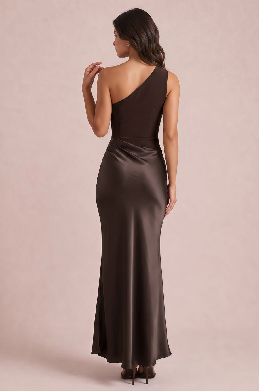 Helena | Vestido de dama de honor tubinho franzido em cetim mate