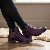 Botins de Salto Baixo com Textura