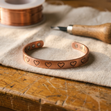 Pulseira em Cobre com Corações Gravados