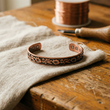 Pulseira em Cobre com Videira Gravada e Ímanes