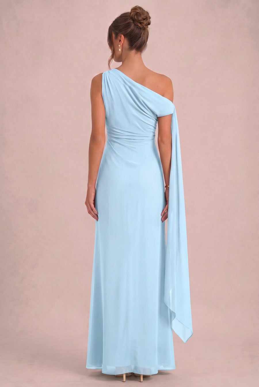 Cristina | Vestido de dama de honor tubinho em chiffon com drapeado nos ombros