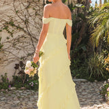 Clarisse | Vestido de dama de honor em chiffon com ombros descobertos e aplicações florais 3D