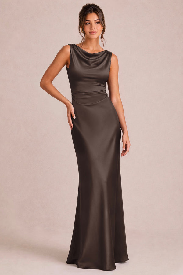 Liliana Café | Vestido comprido costas descobertas em cetim mate com decote suave