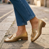 Doroteia | Mocassins Dourados com Borlas
