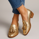 Doroteia | Mocassins Dourados com Borlas