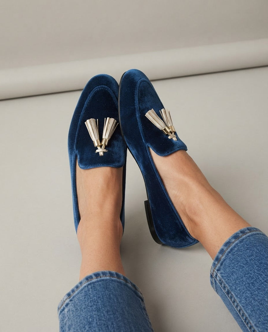 Vitória | Mocassins em Veludo Azul com Borlas Douradas