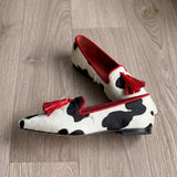 Genoveva | Mocassins Padrão Vaca Preto e Branco com Borlas Vermelhas