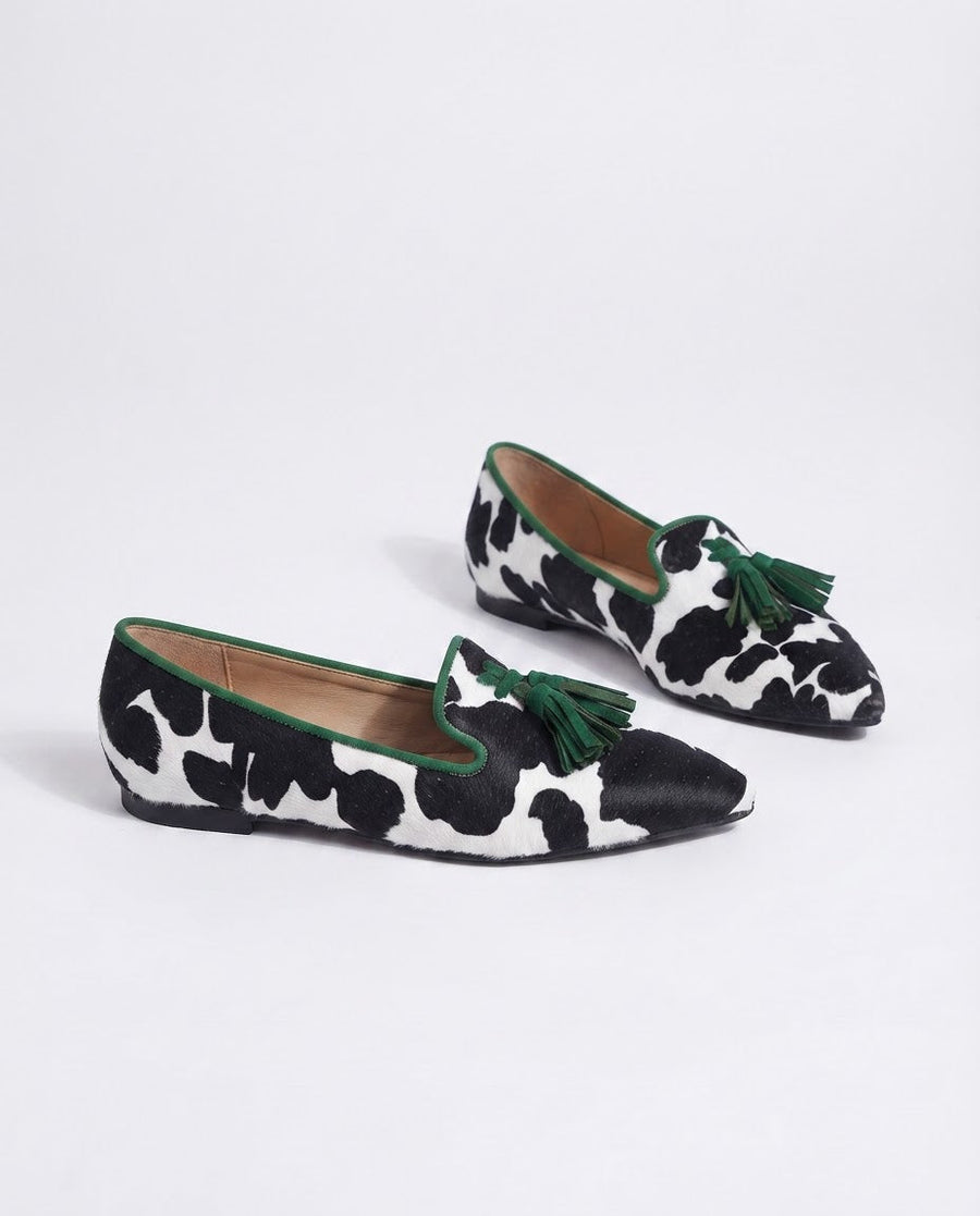 Genoveva | Mocassins Padrão Vaca Preto e Branco com Borlas Verdes