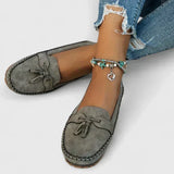 Mocassins com Laço em Tons Quentes