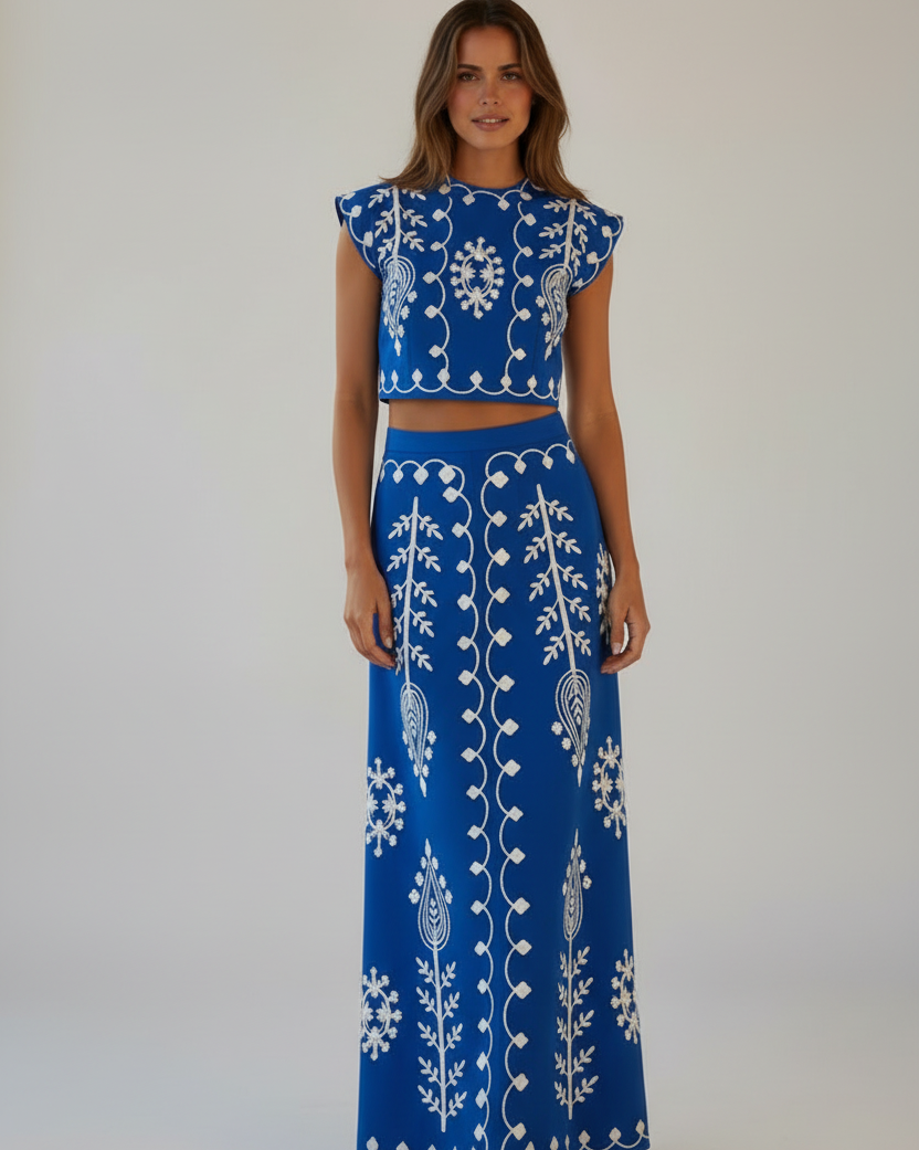 Mesma modelo e cenário - conjunto azul royal
