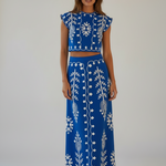 Mesma modelo e cenário - conjunto azul royal