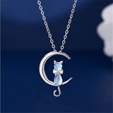 Croissant de lune et collier de chat en pierre de lune