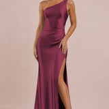 Natália Cabernet | Vestido de dama de honor tubinho em cetim mate com franzidos