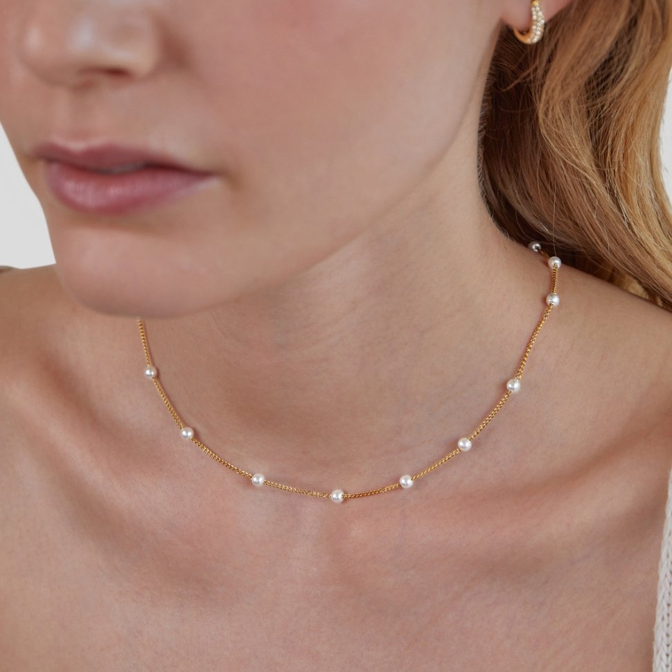 Colar Dourado com Pérolas