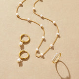 Colar Dourado com Pérolas