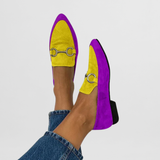 Mocassins em Tons de Roxo