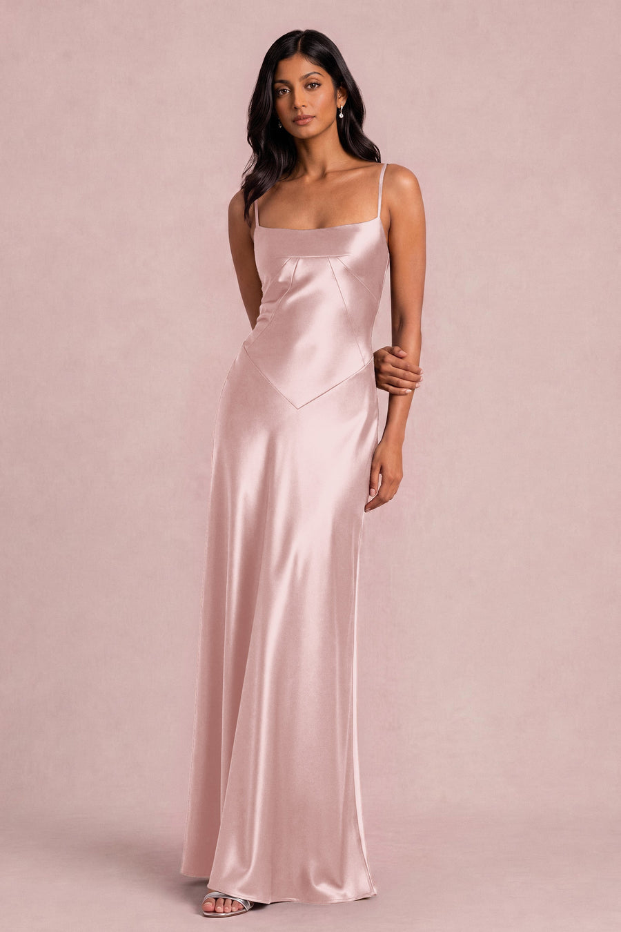Raquel Rosa Empoeirado | Vestido comprido em cetim brilhante com alças finas