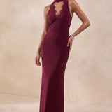 Rafaela Cabernet | Vestido comprido tubinho em renda com detalhe drapeado