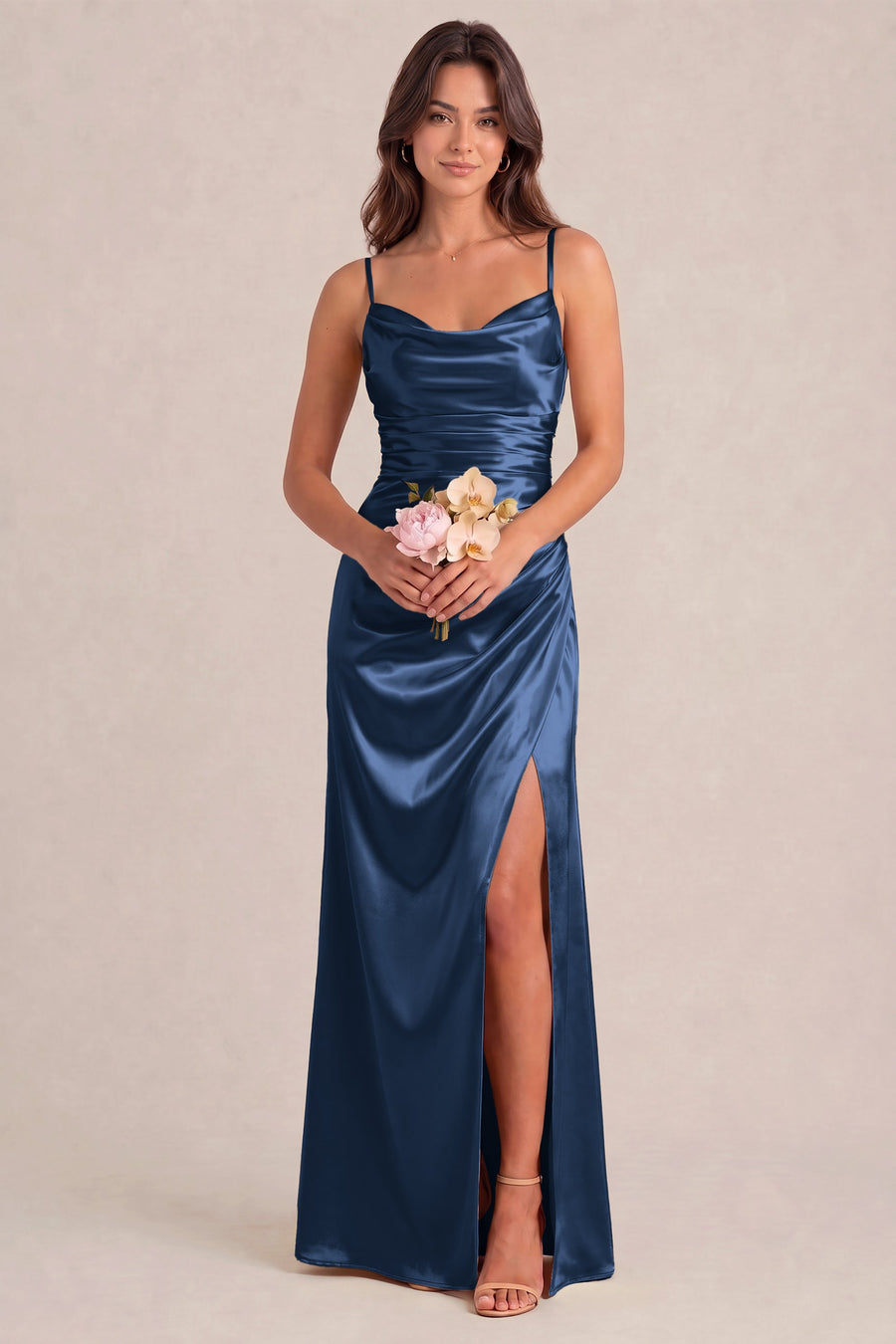Rosalina Azul Marinho | Vestido comprido tubinho em cetim brilhante plissado