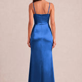 Rosalina Azul Rei | Vestido comprido tubinho em cetim brilhante plissado